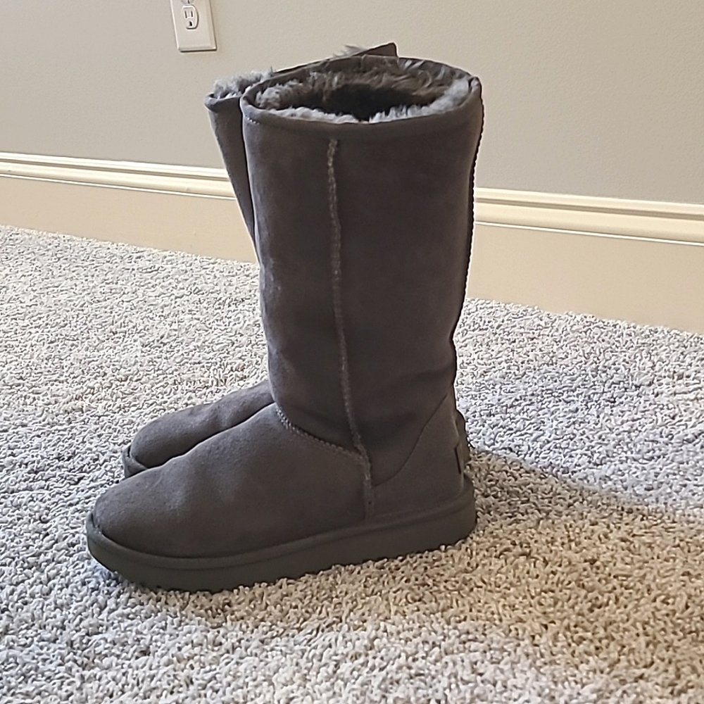 Ugg Womens Classic Tall 2 Boot Grey Size 6